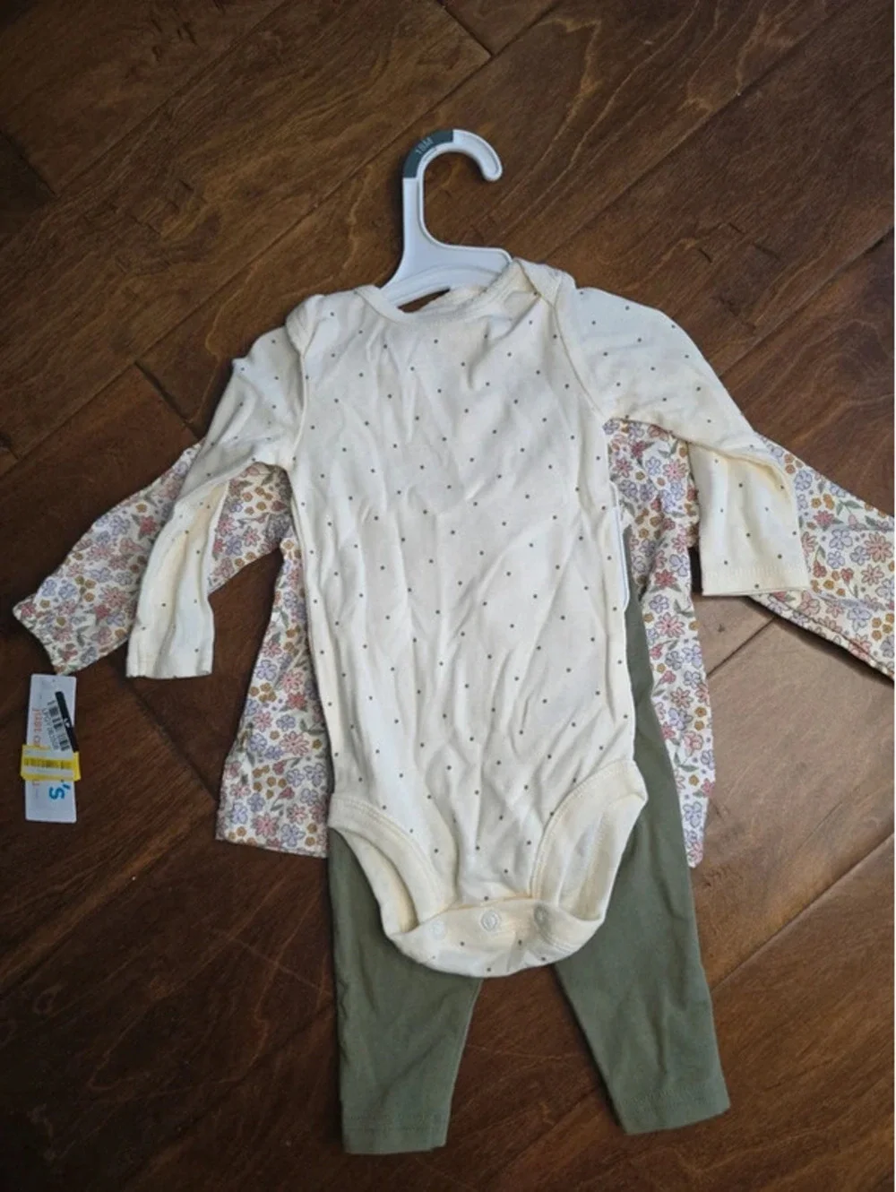 6m brand new three piece outfit set from carter's item, 327G5